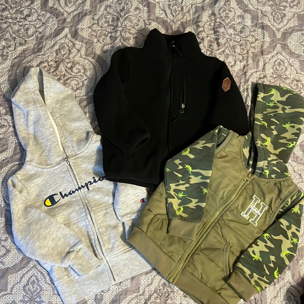 Bundle of 3 zip up coats/hoodies boys 3T